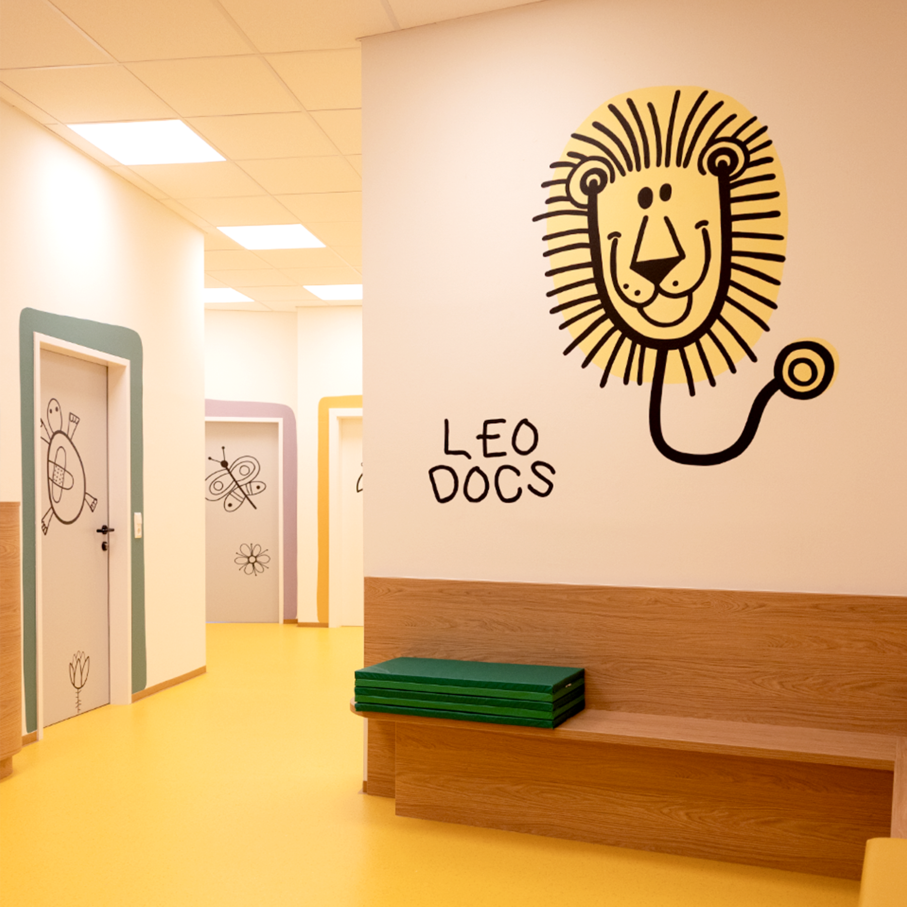 LeoDocs Leoben – Doctor’s Office Mural